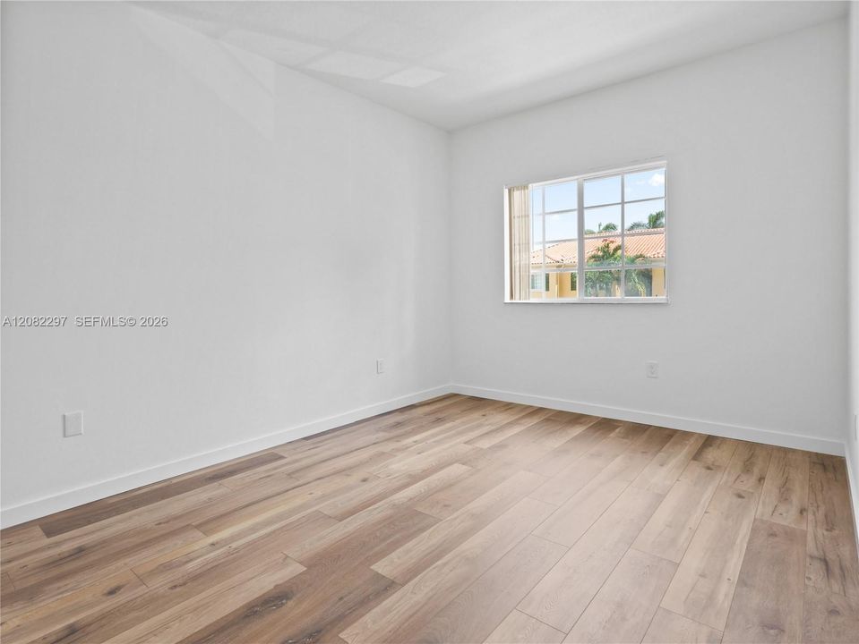 For Rent: $2,700 (2 beds, 2 baths, 870 Square Feet)