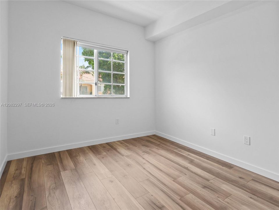 For Rent: $2,700 (2 beds, 2 baths, 870 Square Feet)