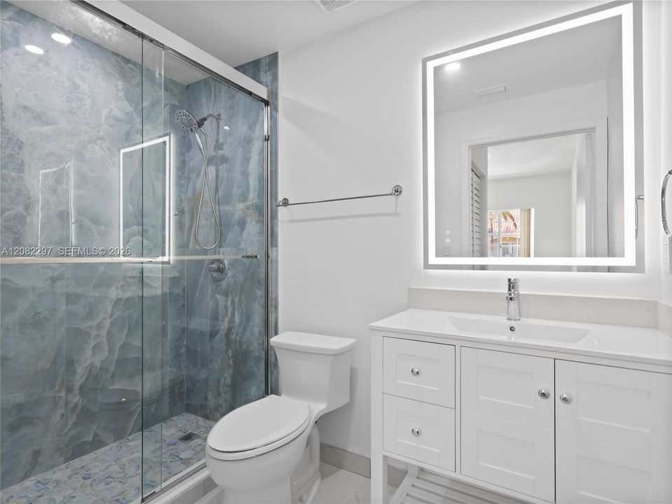 For Rent: $2,700 (2 beds, 2 baths, 870 Square Feet)