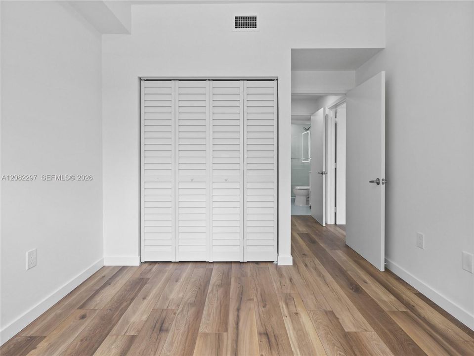 For Rent: $2,700 (2 beds, 2 baths, 870 Square Feet)