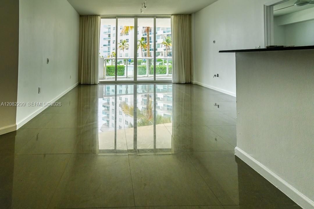 For Rent: $3,500 (2 beds, 2 baths, 1251 Square Feet)