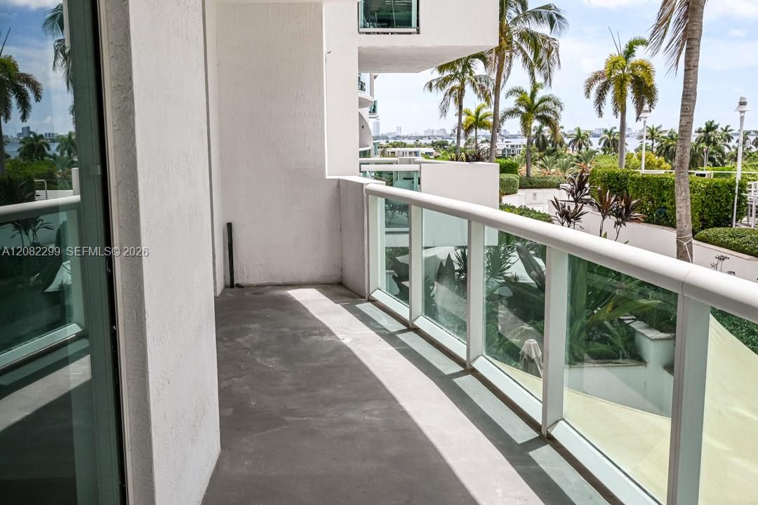 For Rent: $3,500 (2 beds, 2 baths, 1251 Square Feet)