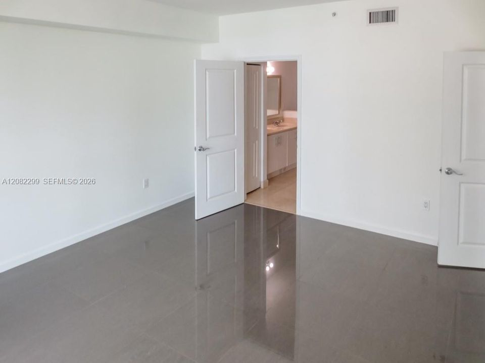 For Rent: $3,500 (2 beds, 2 baths, 1251 Square Feet)