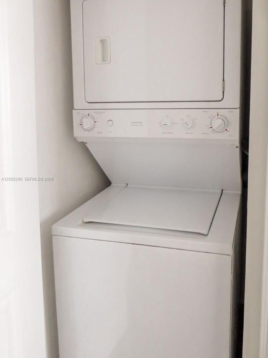 For Rent: $3,500 (2 beds, 2 baths, 1251 Square Feet)