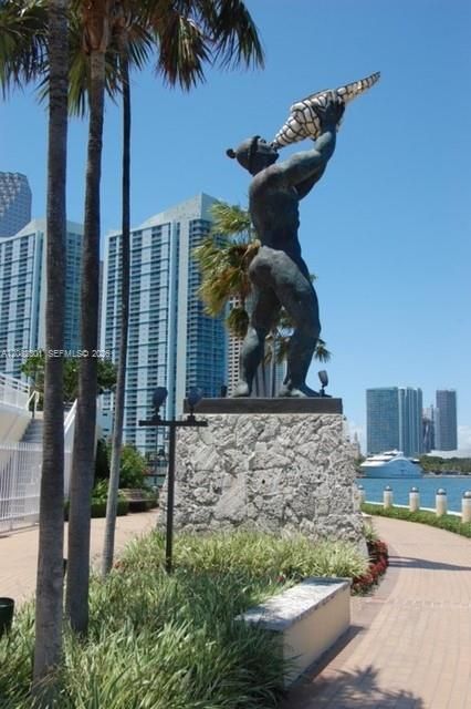 Bay Walk