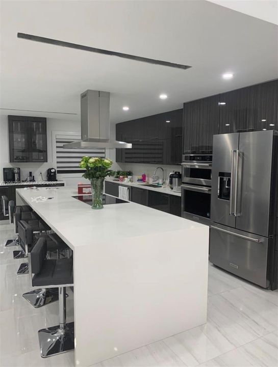 For Sale: $895,000 (4 beds, 2 baths, 2540 Square Feet)