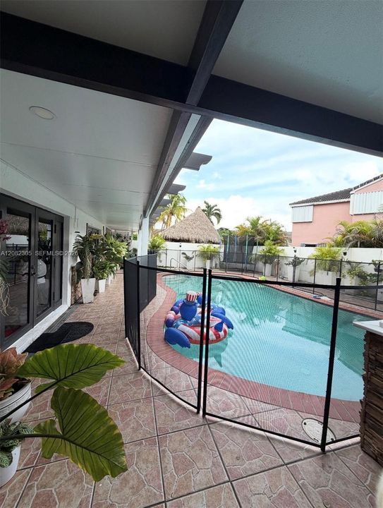 For Sale: $895,000 (4 beds, 2 baths, 2540 Square Feet)