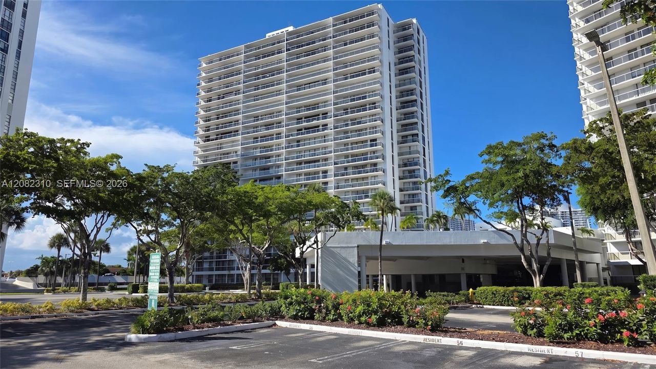 En Venta: $349,000 (2 camas, 2 baños, 1092 Pies cuadrados)