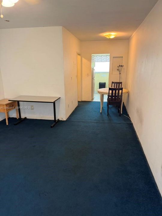 В аренду: $1,300 (0 спален, 1 ванн, 406 Квадратных фут)