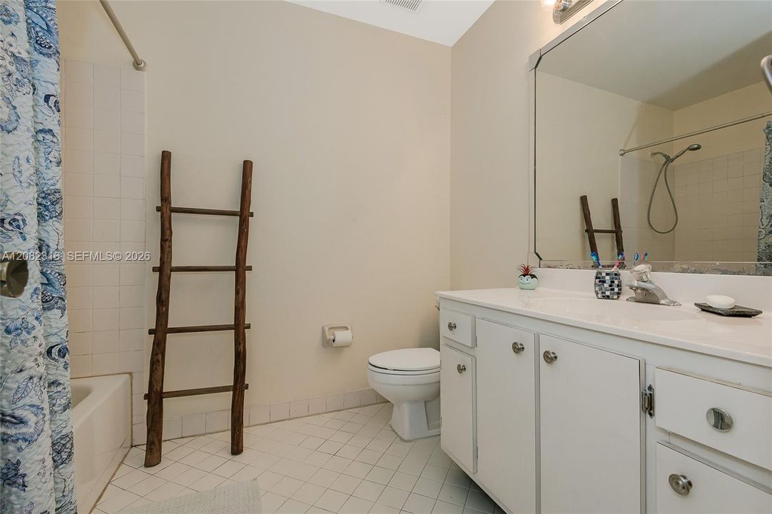 For Sale: $599,000 (3 beds, 2 baths, 1712 Square Feet)