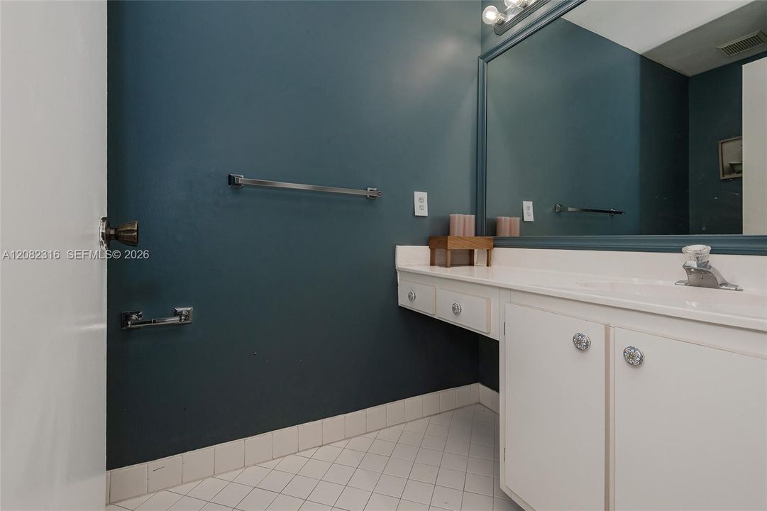 For Sale: $599,000 (3 beds, 2 baths, 1712 Square Feet)