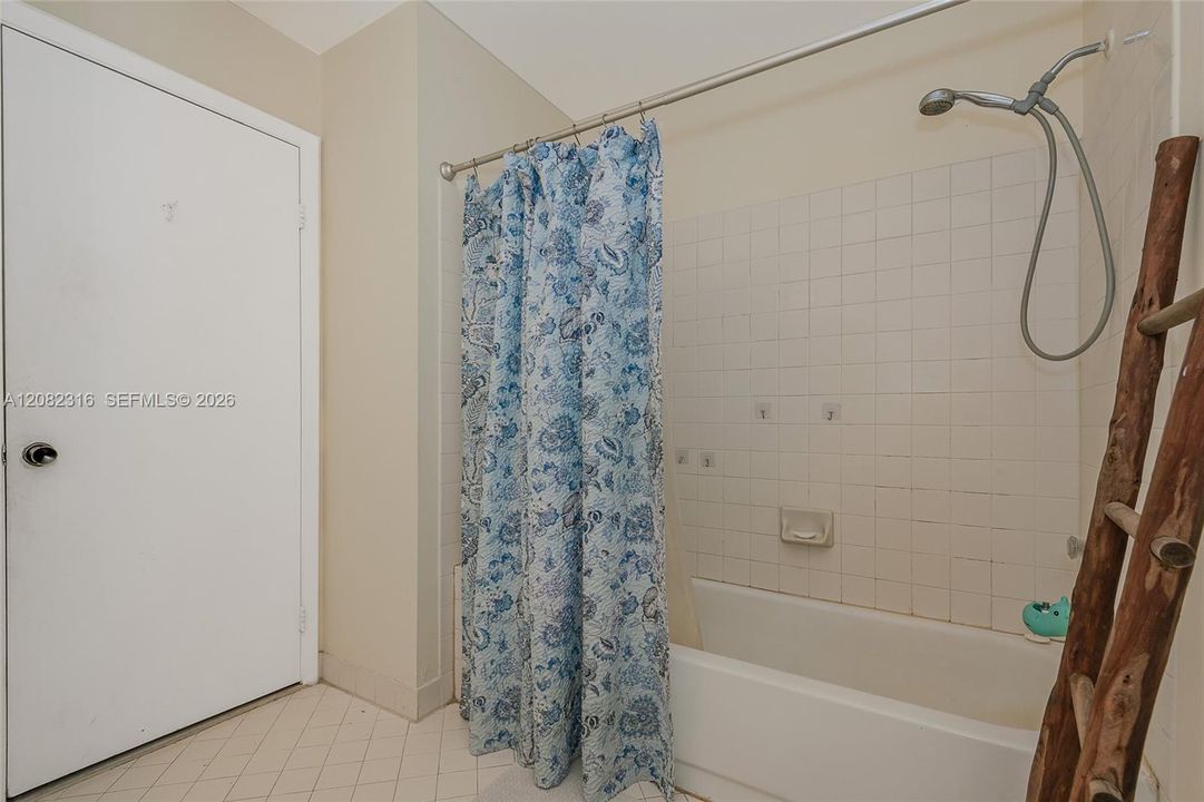 For Sale: $599,000 (3 beds, 2 baths, 1712 Square Feet)