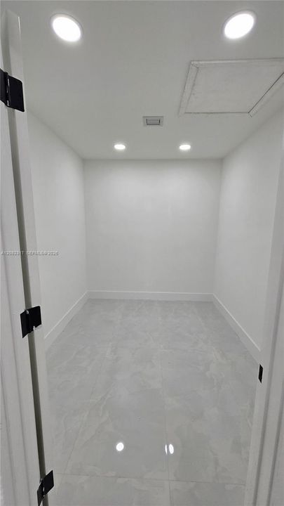 Walking Closet