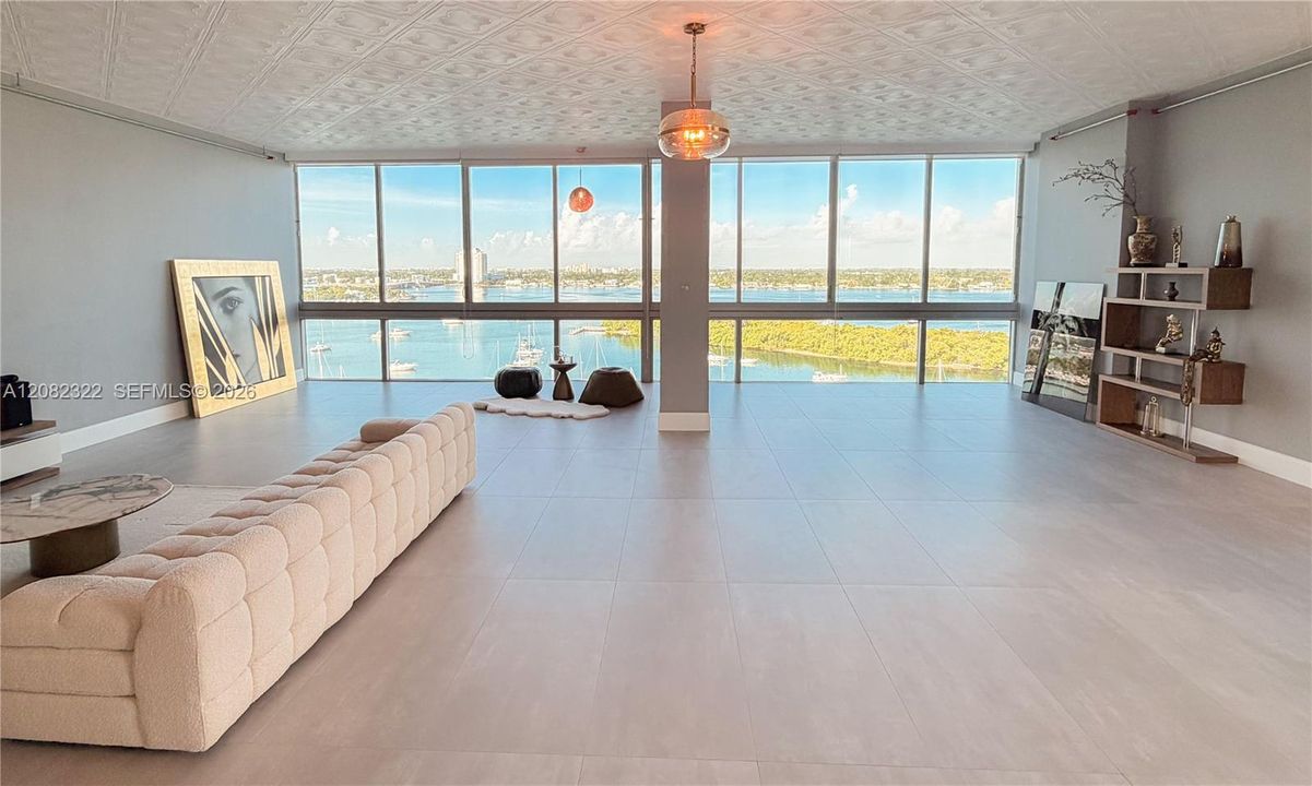 En Venta: $1,150,000 (2 camas, 2 baños, 1804 Pies cuadrados)