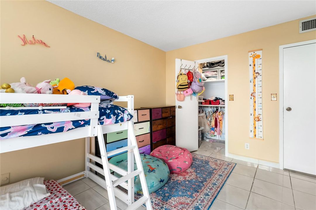 En Venta: $299,000 (2 camas, 2 baños, 1210 Pies cuadrados)