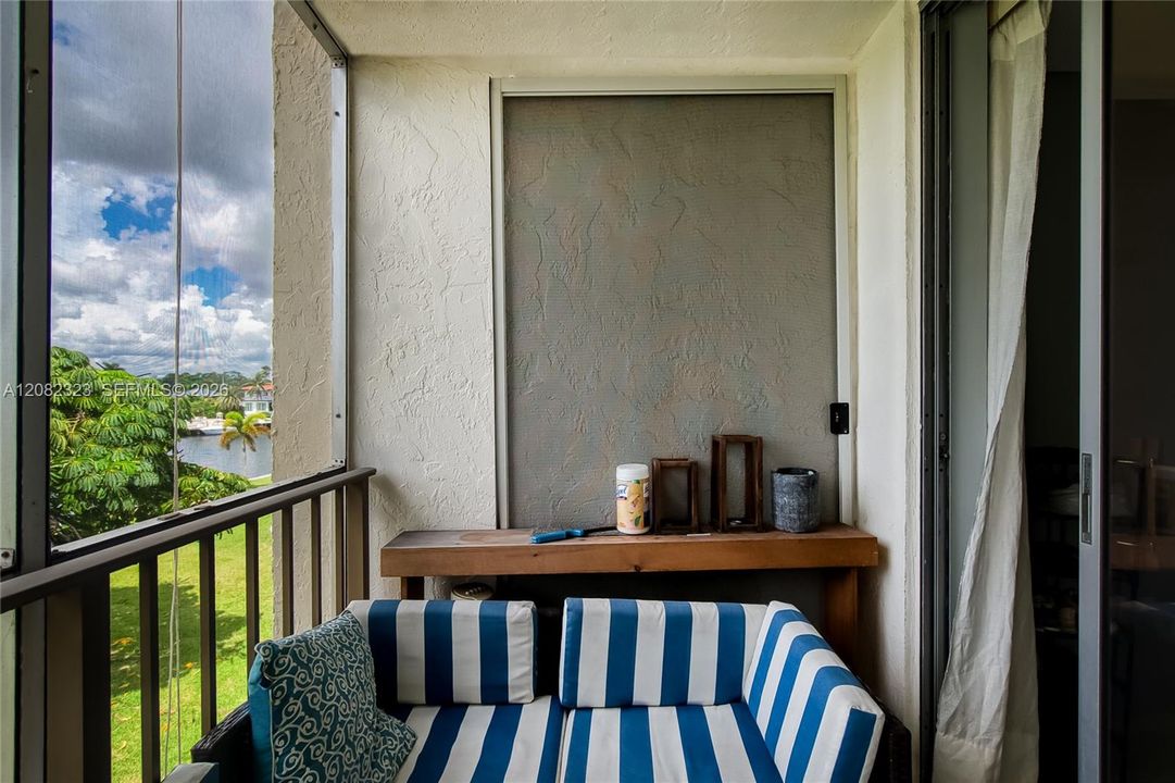 En Venta: $299,000 (2 camas, 2 baños, 1210 Pies cuadrados)