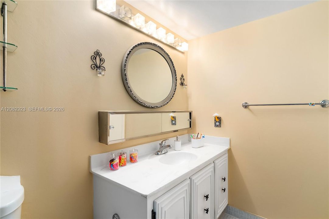 En Venta: $299,000 (2 camas, 2 baños, 1210 Pies cuadrados)