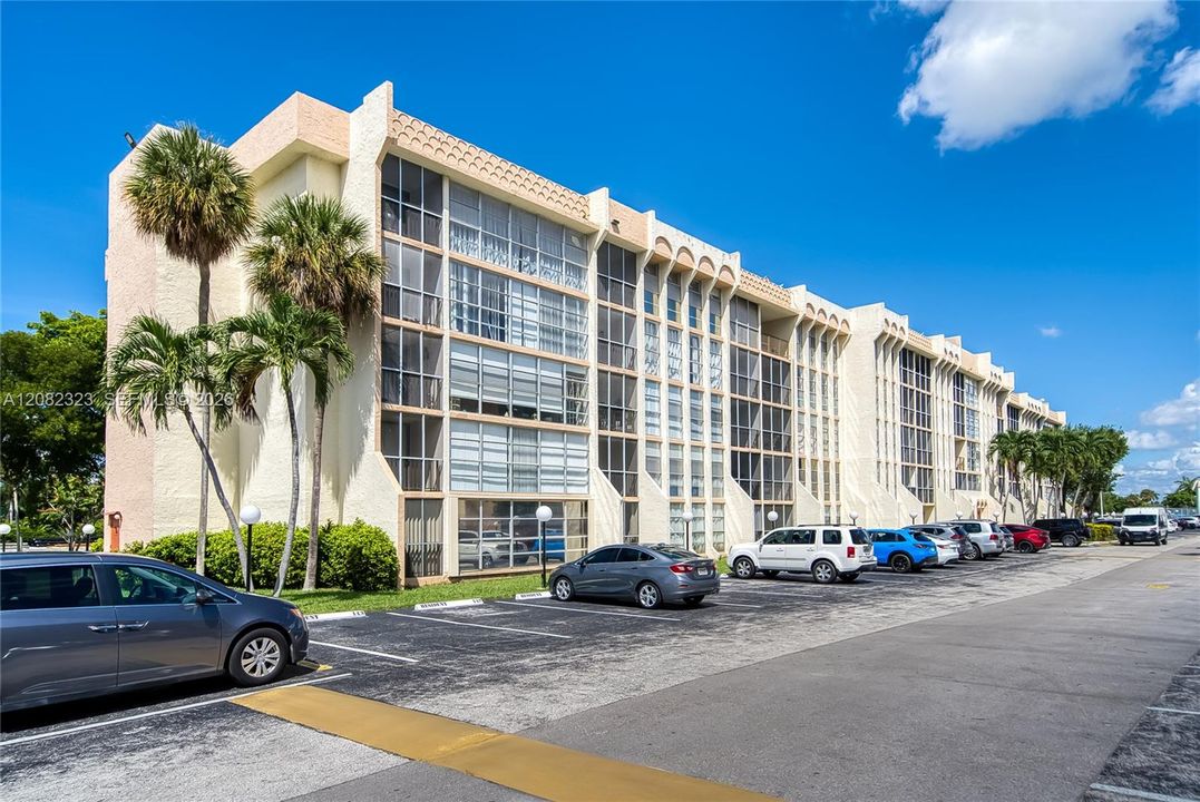 En Venta: $299,000 (2 camas, 2 baños, 1210 Pies cuadrados)
