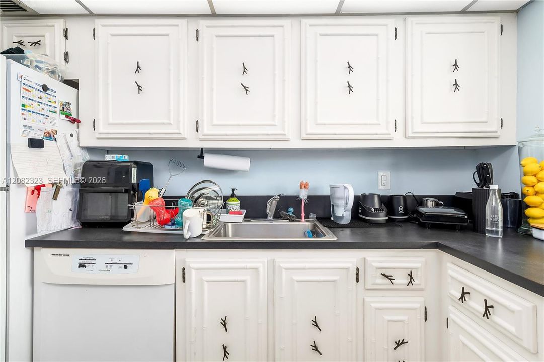 En Venta: $299,000 (2 camas, 2 baños, 1210 Pies cuadrados)