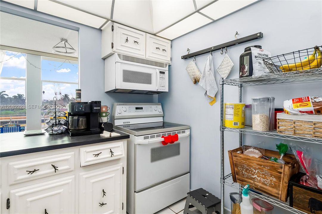 En Venta: $299,000 (2 camas, 2 baños, 1210 Pies cuadrados)
