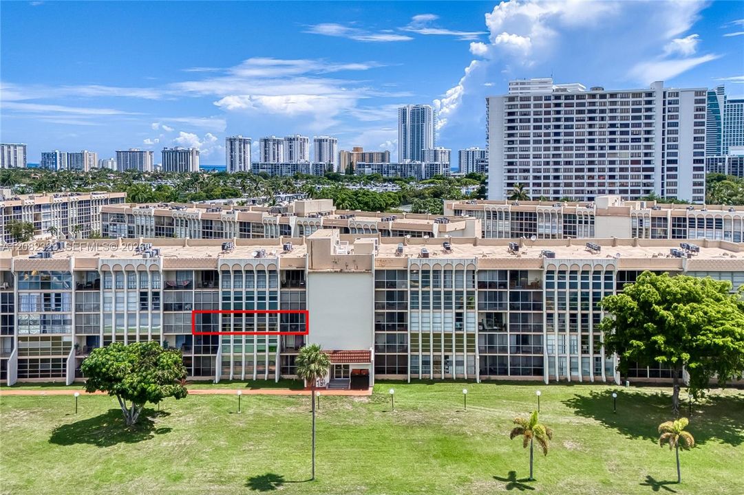 En Venta: $299,000 (2 camas, 2 baños, 1210 Pies cuadrados)
