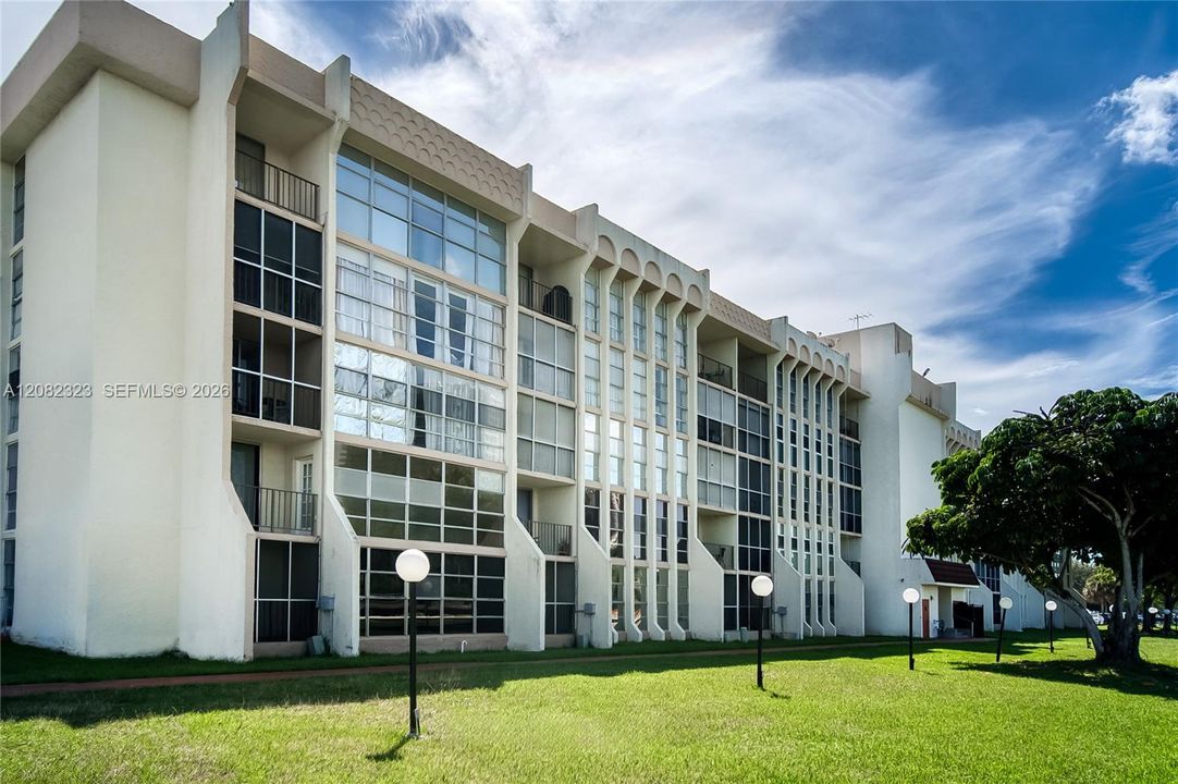 En Venta: $299,000 (2 camas, 2 baños, 1210 Pies cuadrados)