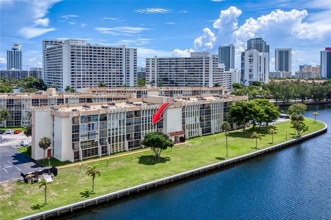 En Venta: $299,000 (2 camas, 2 baños, 1210 Pies cuadrados)