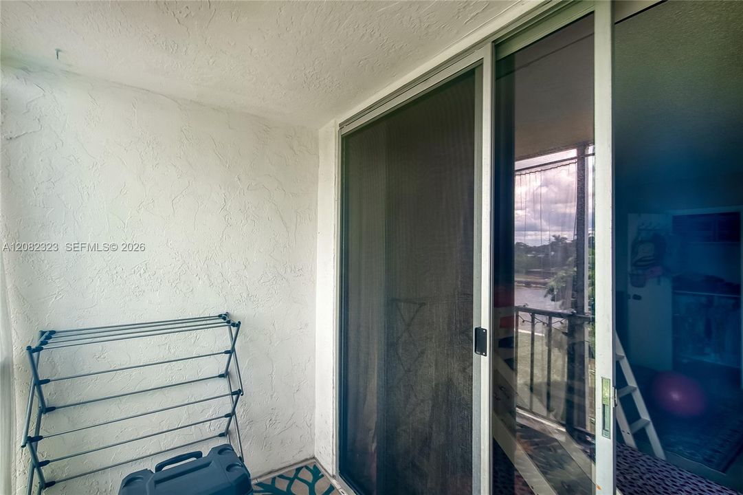 En Venta: $299,000 (2 camas, 2 baños, 1210 Pies cuadrados)