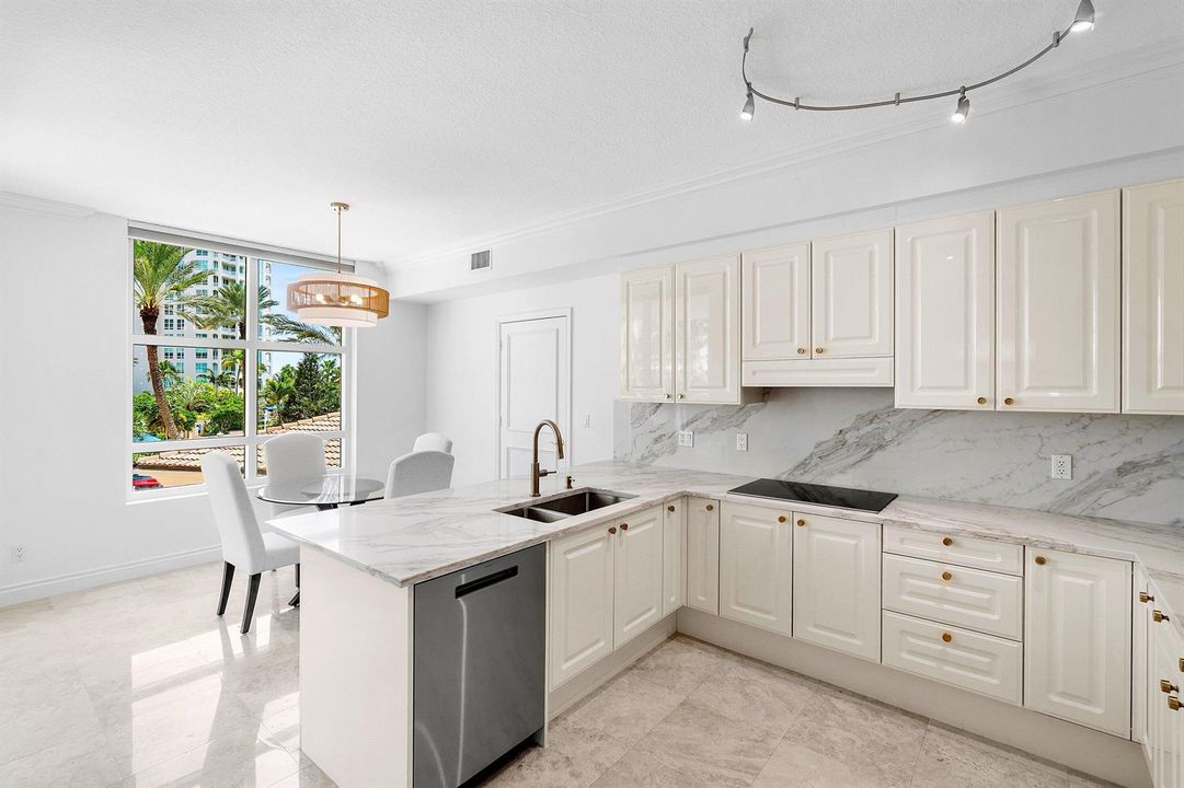 011-3720SouthOceanBoulevard-306-Highland