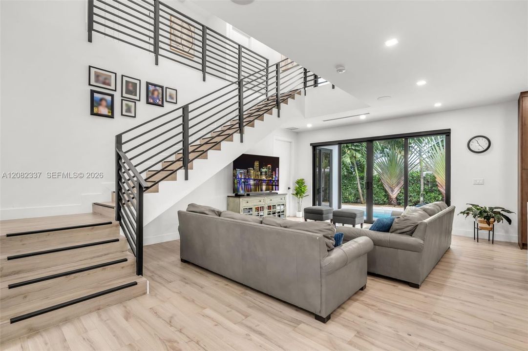 For Sale: $2,350,000 (4 beds, 4 baths, 3420 Square Feet)
