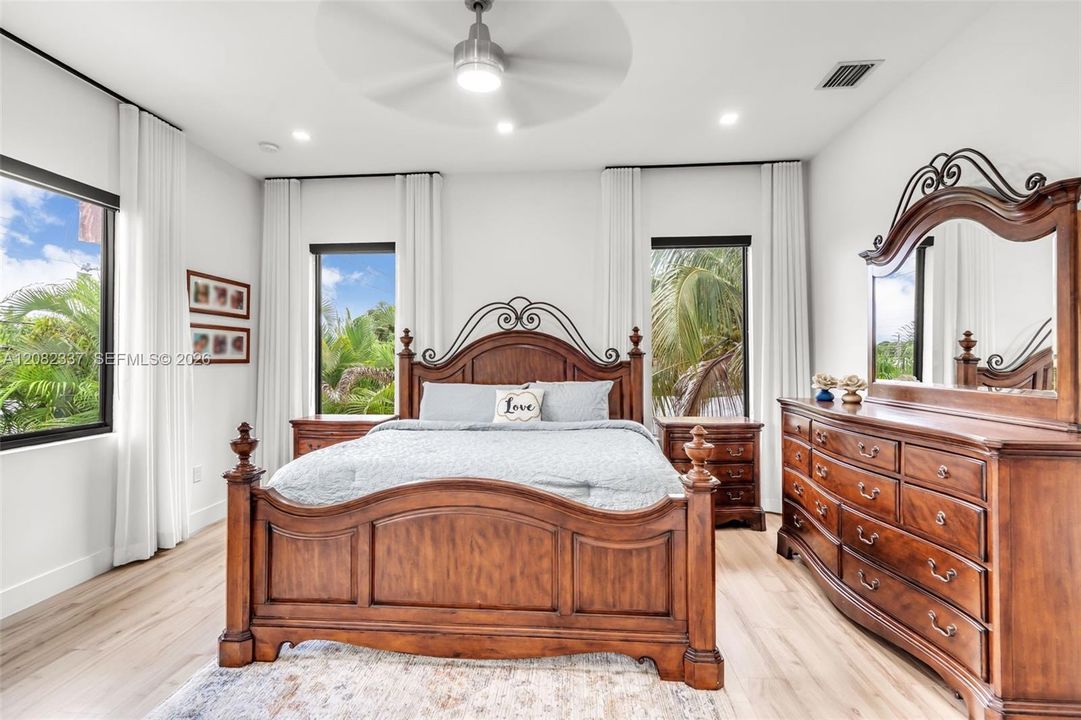 For Sale: $2,350,000 (4 beds, 4 baths, 3420 Square Feet)