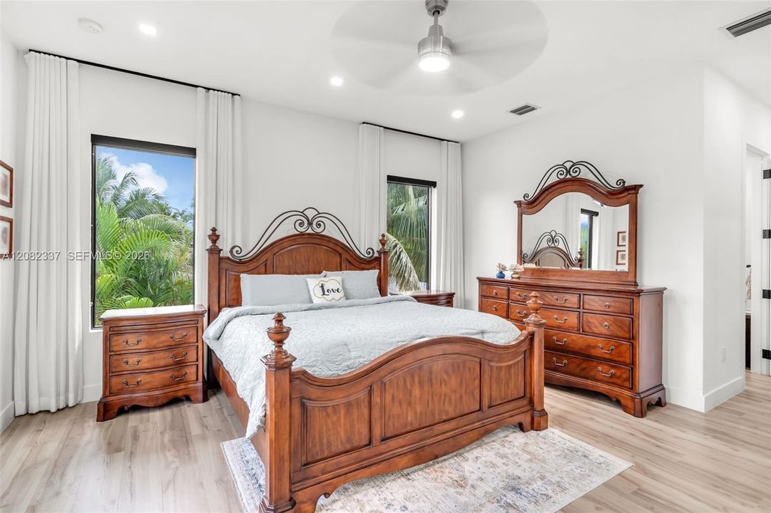 For Sale: $2,350,000 (4 beds, 4 baths, 3420 Square Feet)