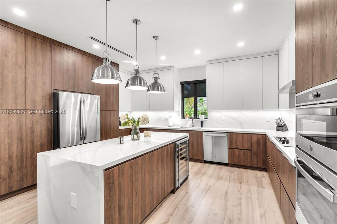 For Sale: $2,350,000 (4 beds, 4 baths, 3420 Square Feet)