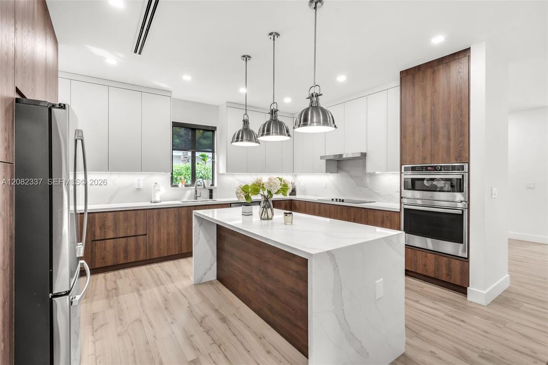 For Sale: $2,350,000 (4 beds, 4 baths, 3420 Square Feet)
