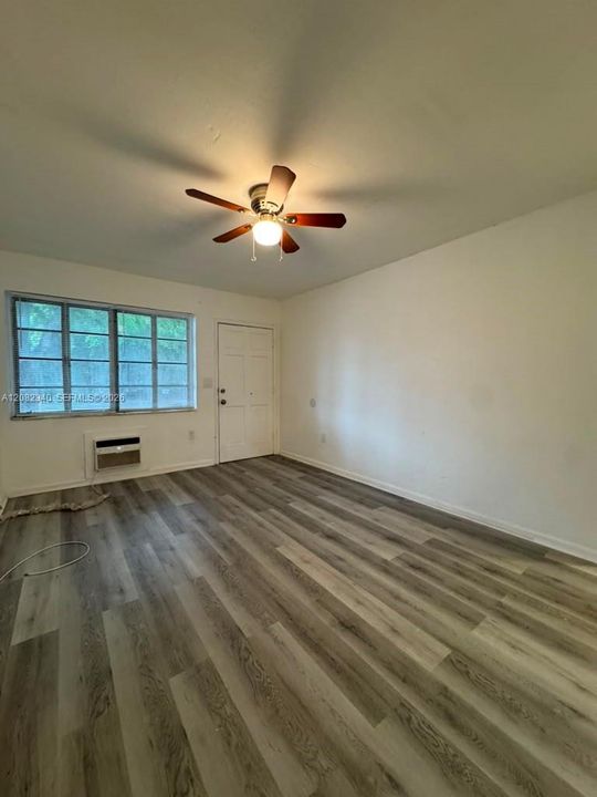 For Rent: $1,600 (1 beds, 1 baths, 27218 Square Feet)