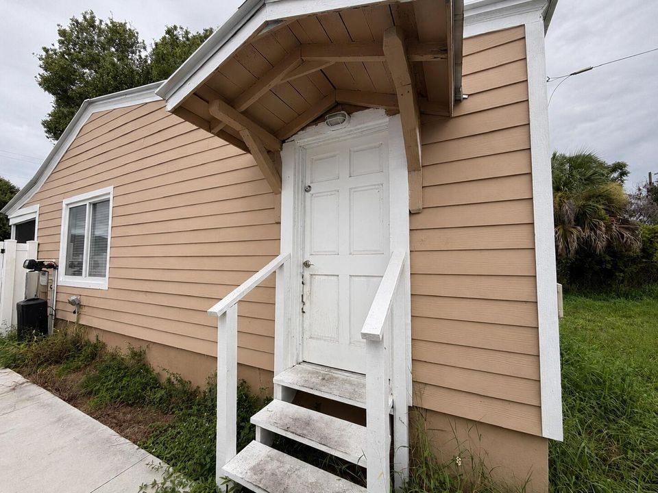MLS_Enhanced_13_Side_Entrance