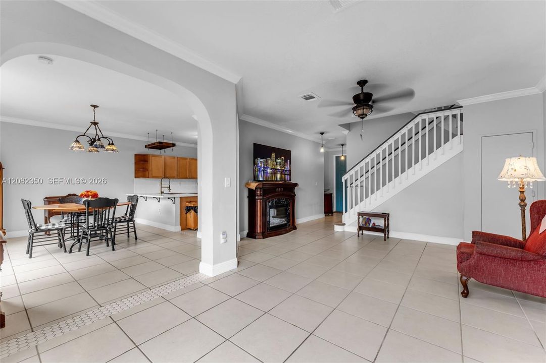For Sale: $397,500 (4 beds, 3 baths, 1837 Square Feet)