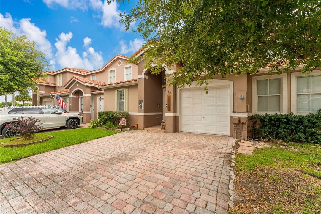 For Sale: $397,500 (4 beds, 3 baths, 1837 Square Feet)