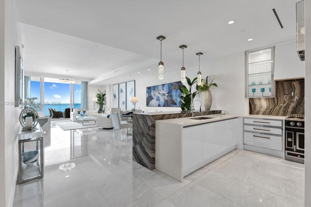 For Rent: $47,500 (4 beds, 5 baths, 2987 Square Feet)