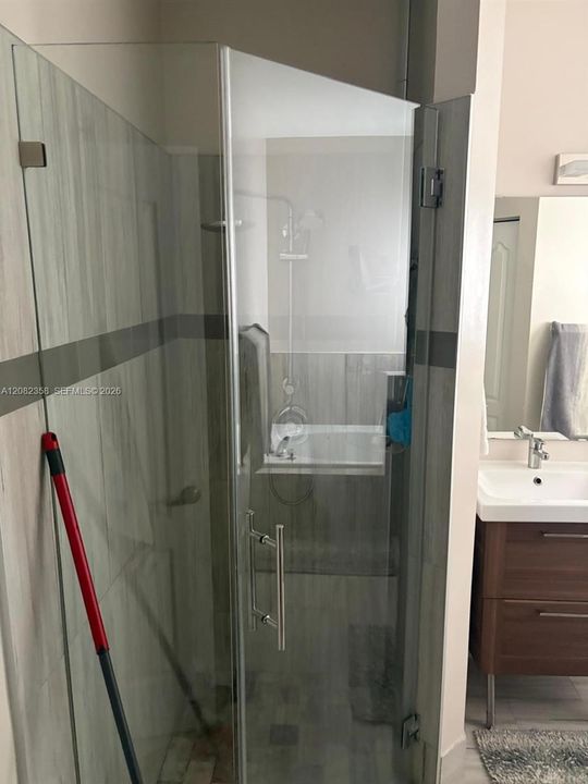 For Rent: $4,500 (3 beds, 2 baths, 1654 Square Feet)