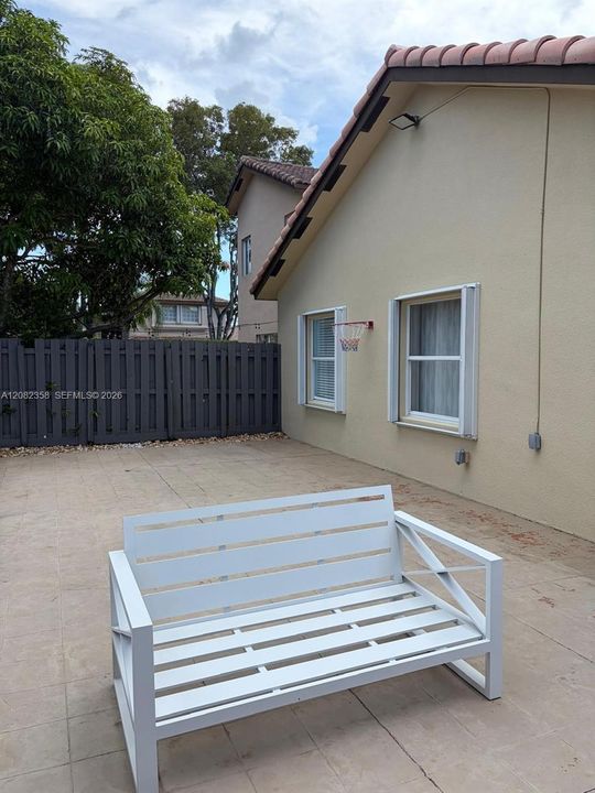 For Rent: $4,500 (3 beds, 2 baths, 1654 Square Feet)