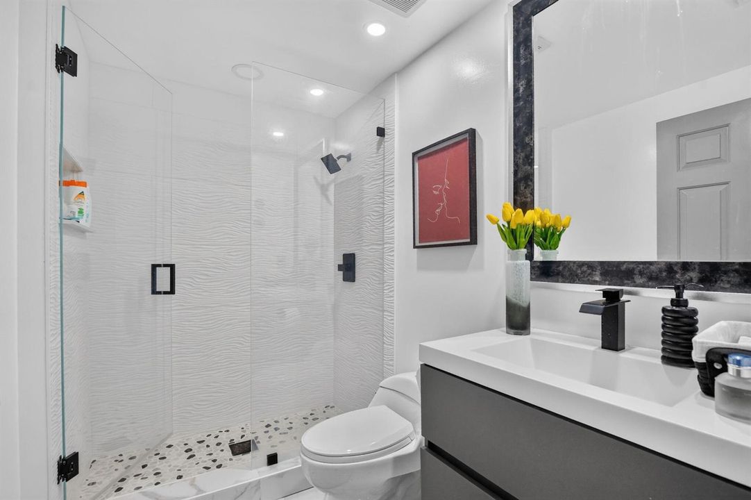 Bath 2 w/ Euro Design