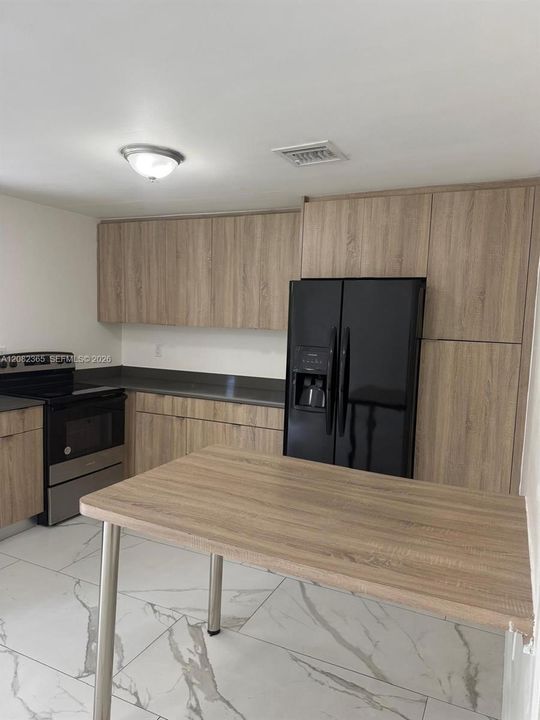 En Renta: $3,200 (3 camas, 2 baños, 2496 Pies cuadrados)