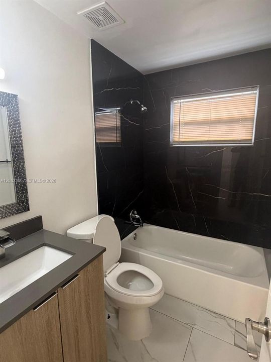 En Renta: $3,200 (3 camas, 2 baños, 2496 Pies cuadrados)