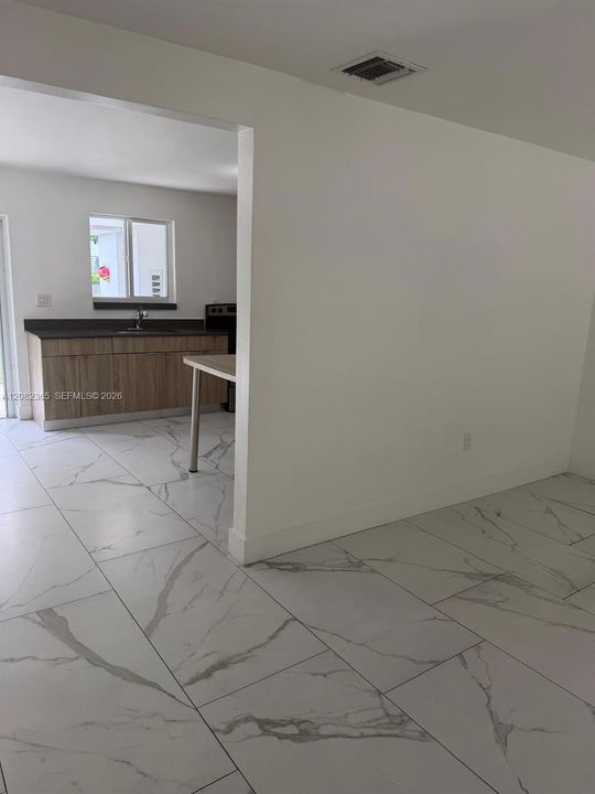 En Renta: $3,200 (3 camas, 2 baños, 2496 Pies cuadrados)