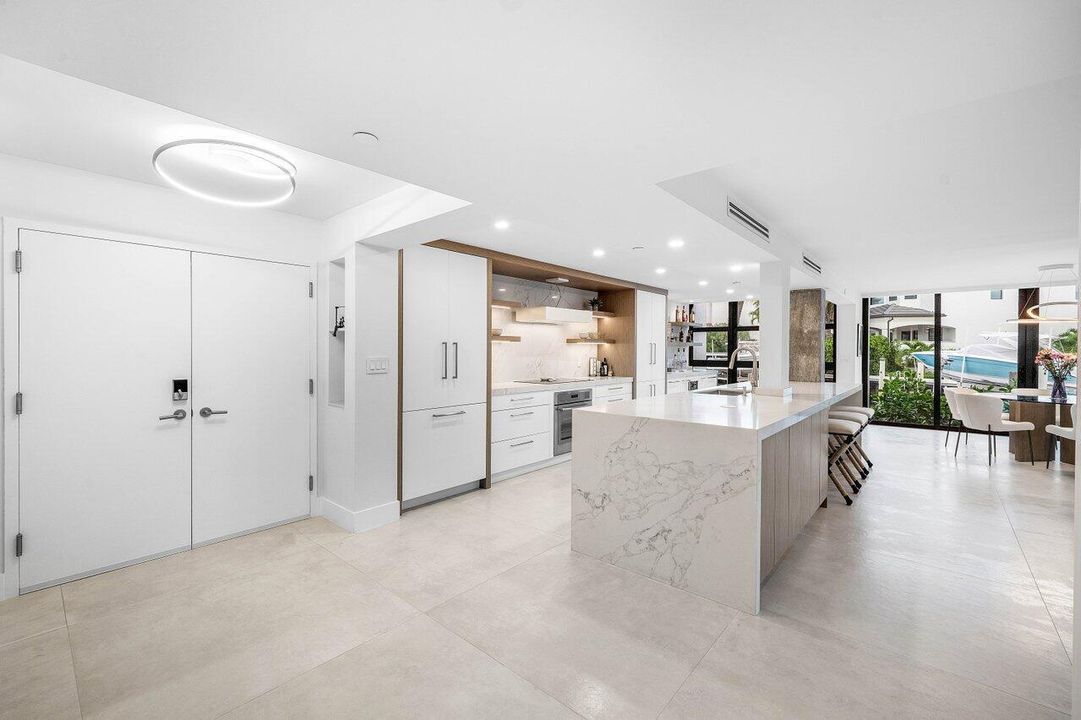 Kitchen / Open Floor Plan