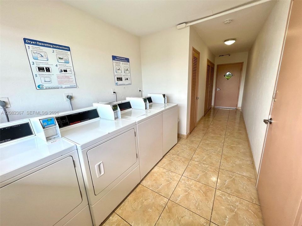 На продажу: $195,000 (1 спален, 1 ванн, 670 Квадратных фут)