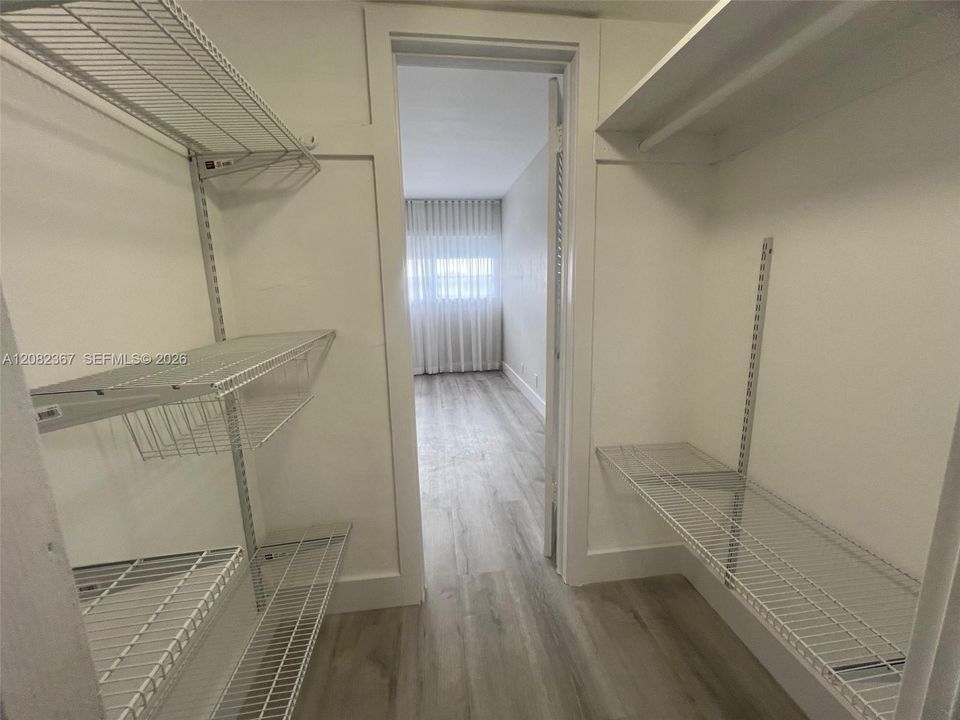 На продажу: $195,000 (1 спален, 1 ванн, 670 Квадратных фут)