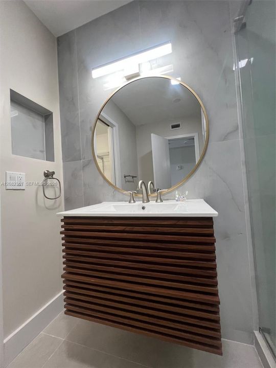 На продажу: $195,000 (1 спален, 1 ванн, 670 Квадратных фут)