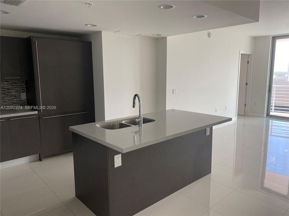 For Rent: $3,200 (2 beds, 2 baths, 1049 Square Feet)